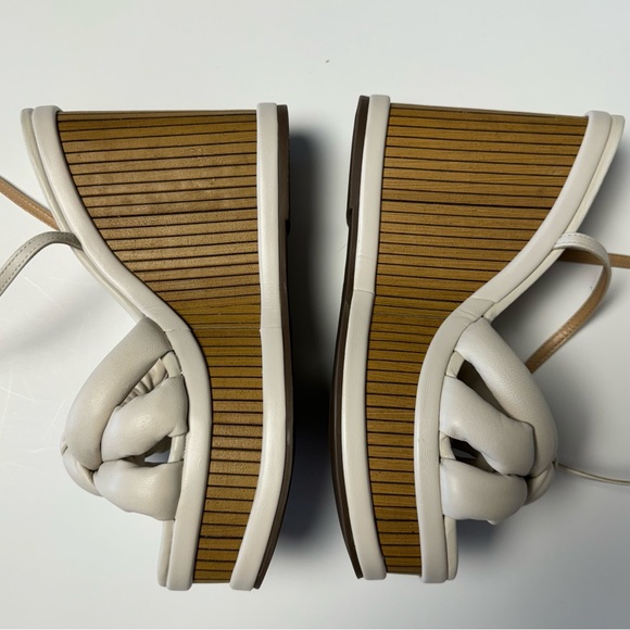 Schutz Mindy Wedge In Pearl Women's Sandals Nude Caramel Size 8.5 - Picture 4 of 8